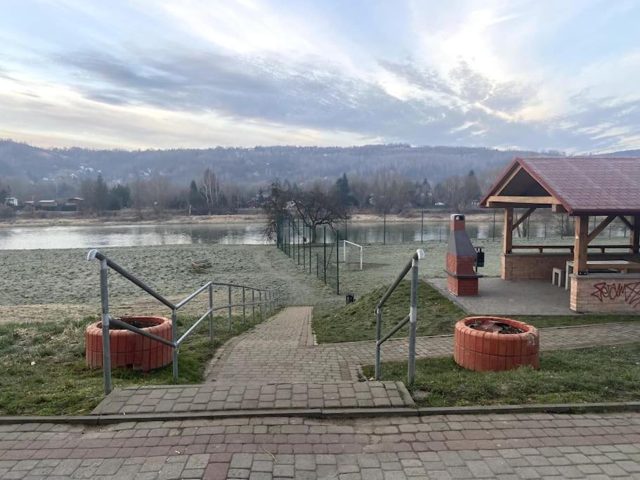 San Riverbank Apartment Přemyšl Exteriér fotografie